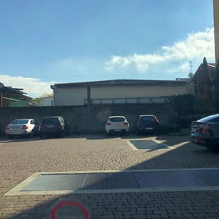 Bergamo Easy Airport Private Parking Lägenhet Exteriör bild