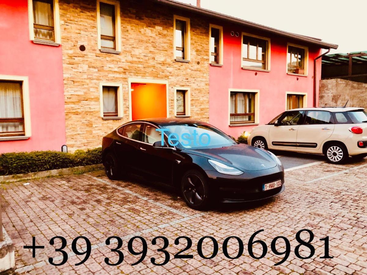Bergamo Easy Airport Private Parking Lägenhet Exteriör bild