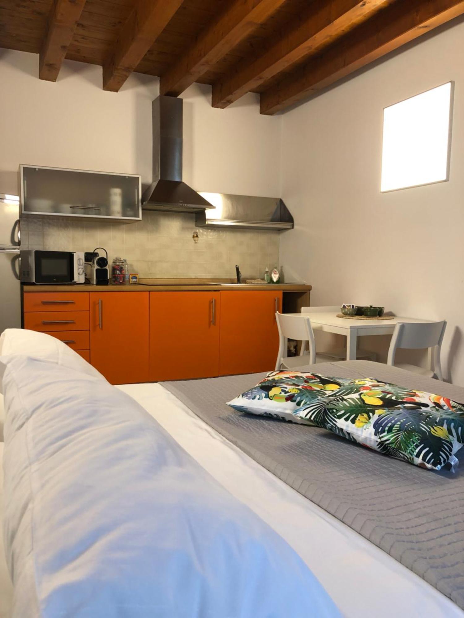 Bergamo Easy Airport Private Parking Lägenhet Exteriör bild