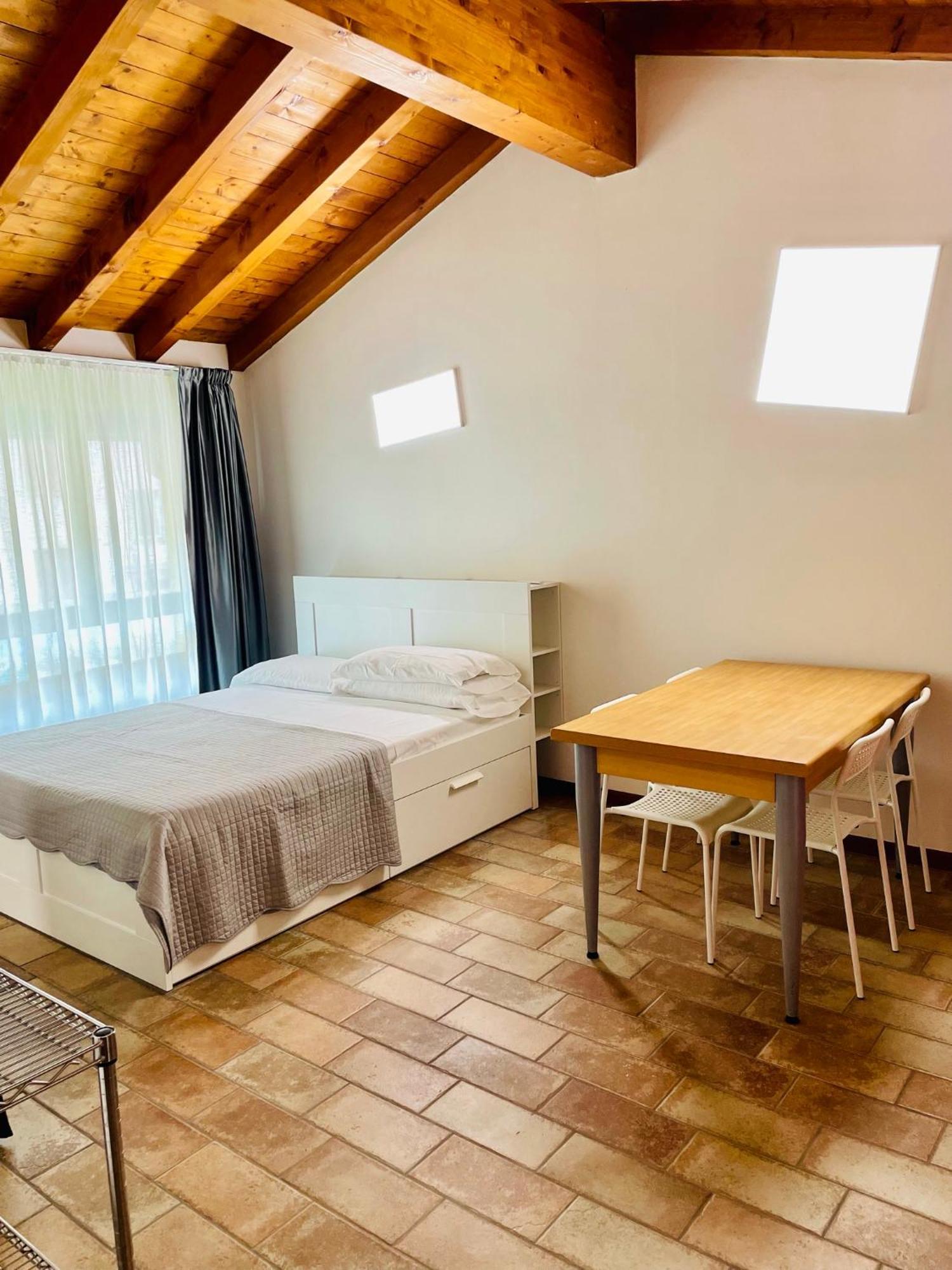 Bergamo Easy Airport Private Parking Lägenhet Exteriör bild