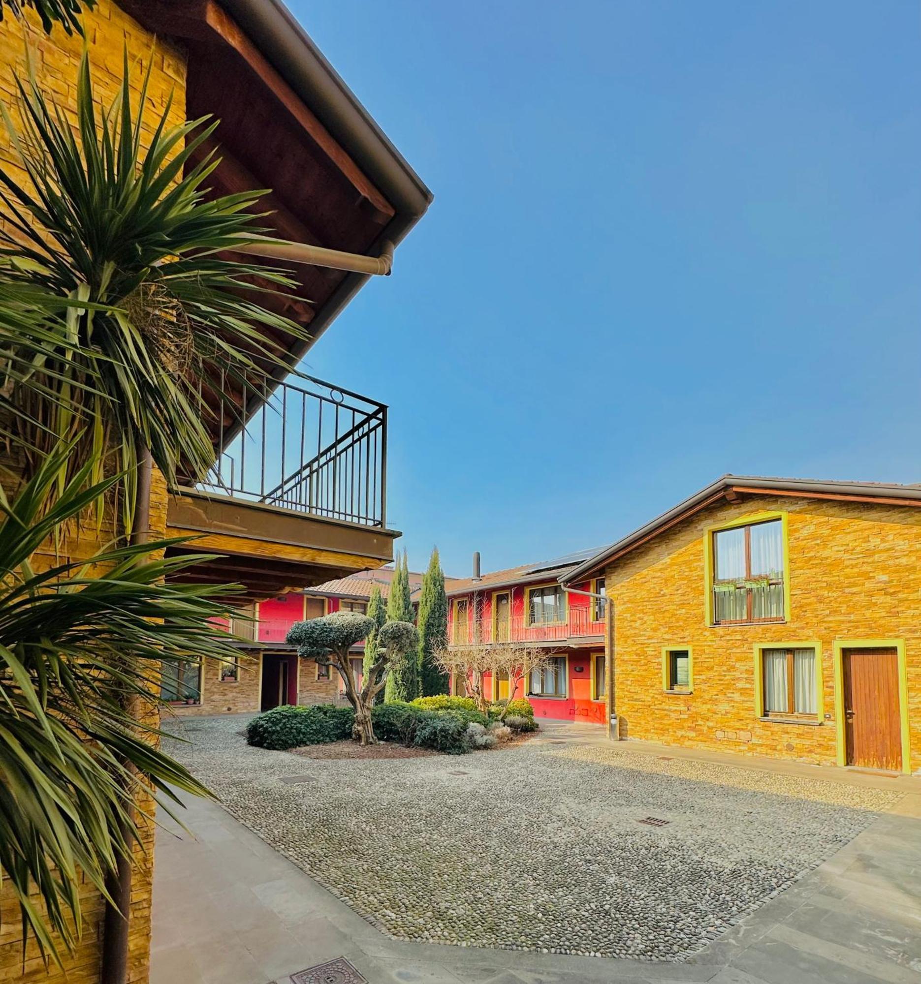 Bergamo Easy Airport Private Parking Lägenhet Exteriör bild